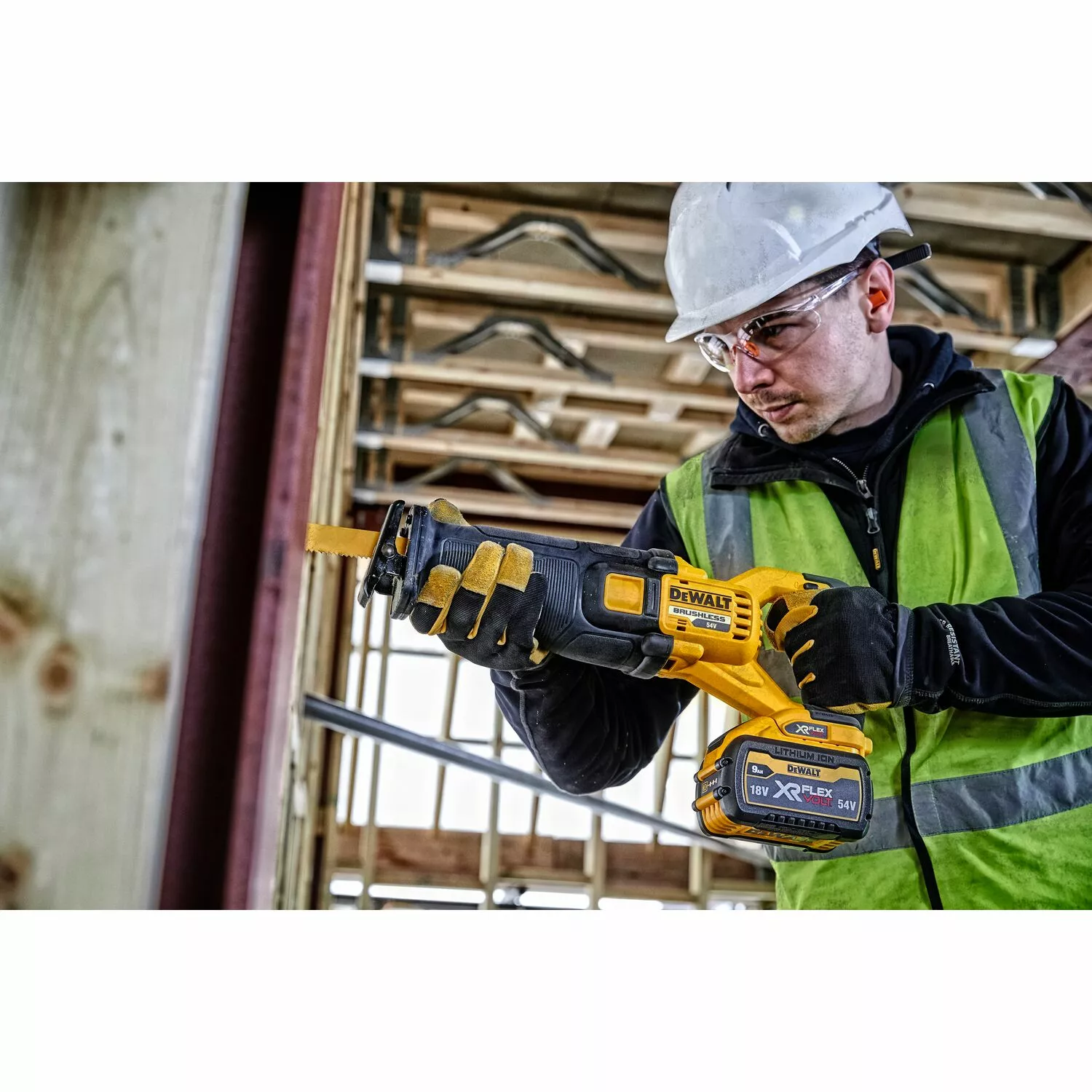 DeWALT DCS389NT 54V Li-ion FlexVolt Accu Reciprozaag body in TSTAK koffer