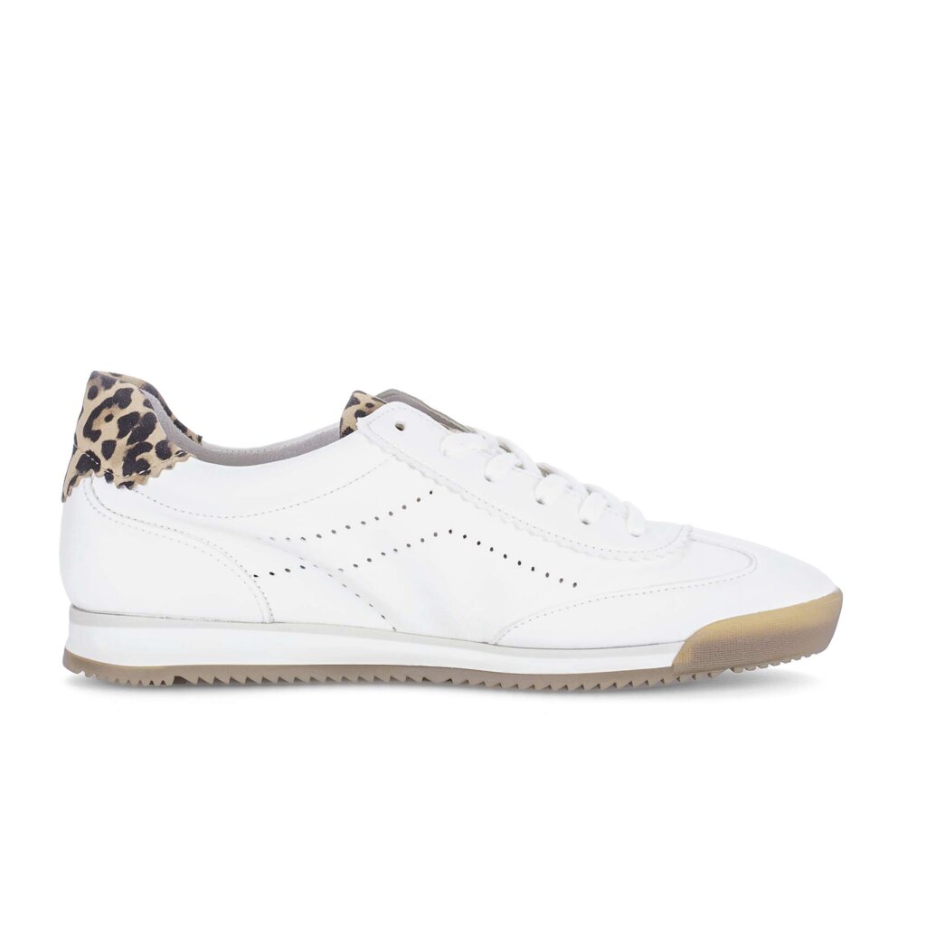 Lage sneaker crème