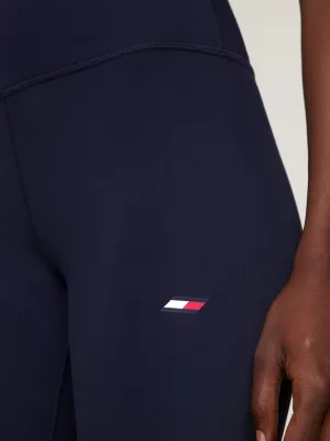 Shorts esportivos essenciais de corte justo