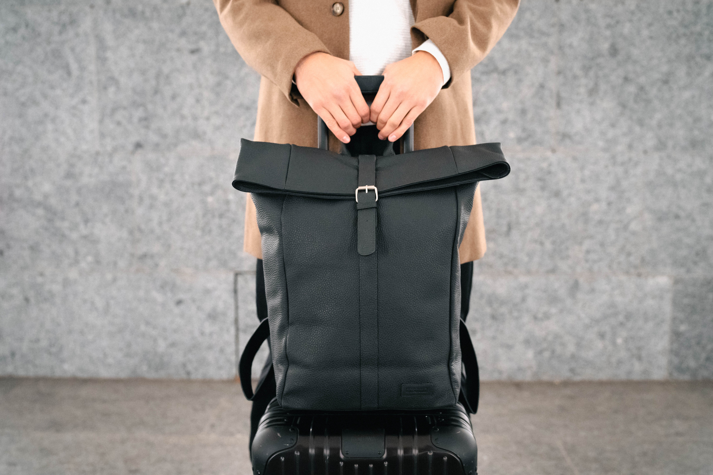 Fitz & Huxley Leder-Rucksack EMISSARY 21, schwarz