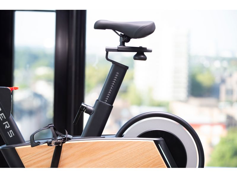 Kuipers Fitness Indoor Bike S1 Speedbike für dynamisches Ausdauertraining