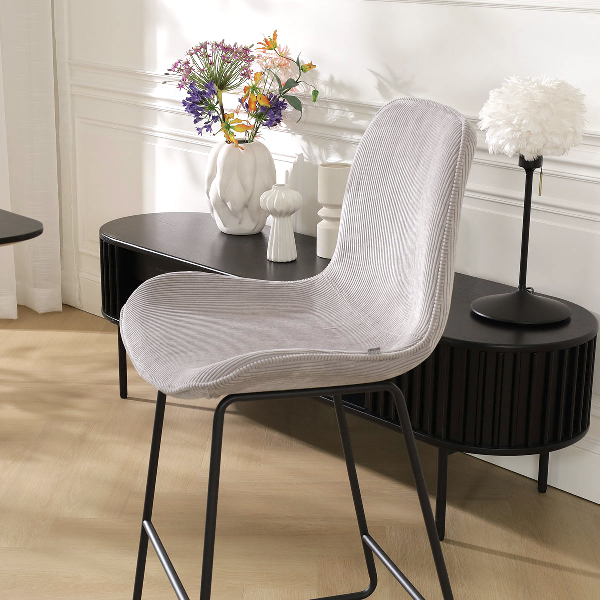 Barkruk Nino-Fé rib warm grijs - zwart onderstel - 65 cm