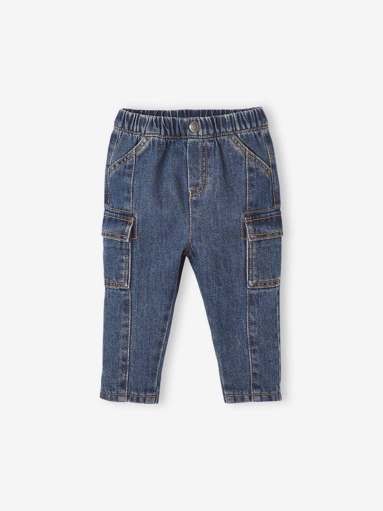 Calça jeans com bolsos de um lado, para bebê, em denim natural.