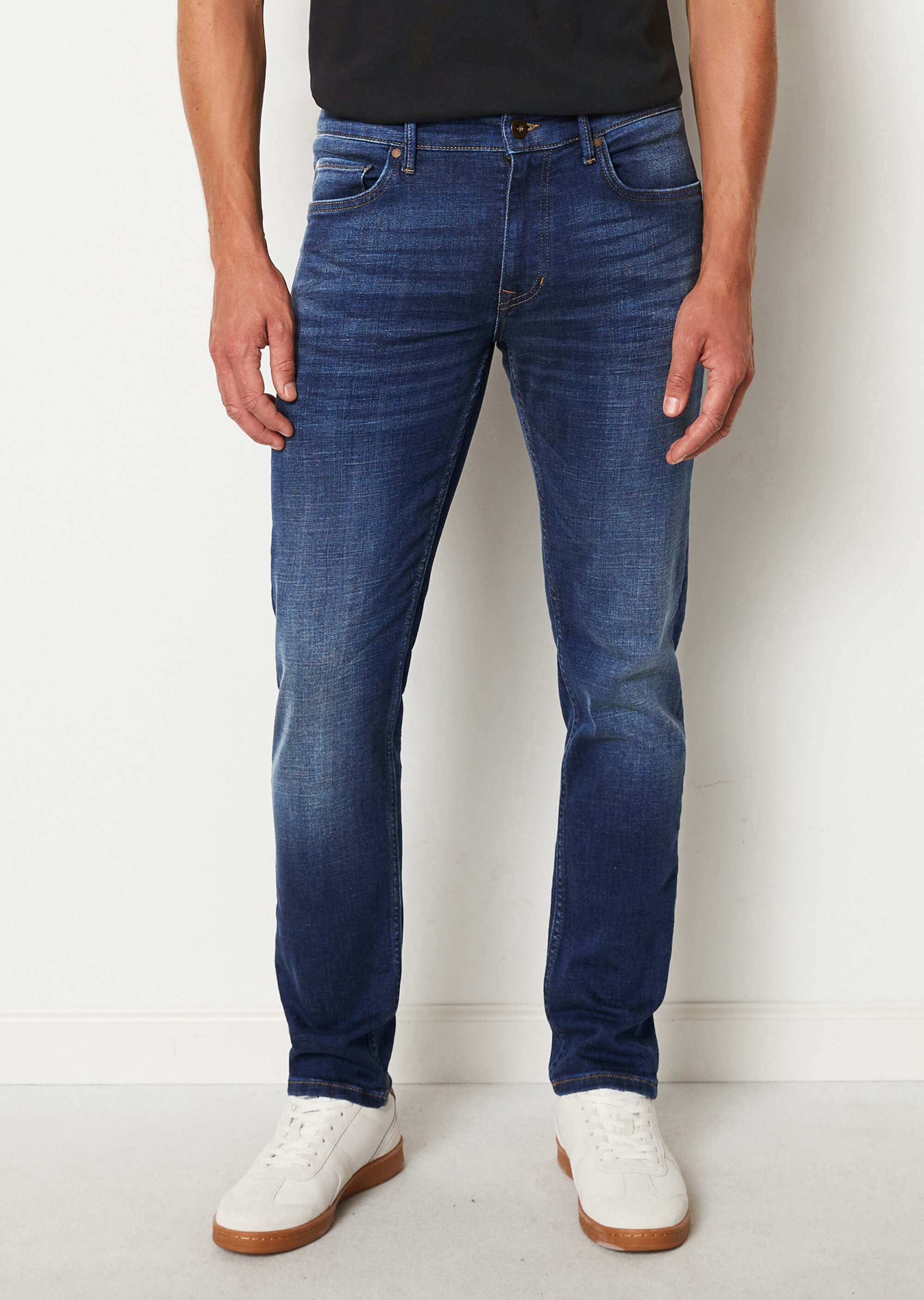 Jeans Modell SJÖBO shaped aus stretchiger Bio-Baumwolle