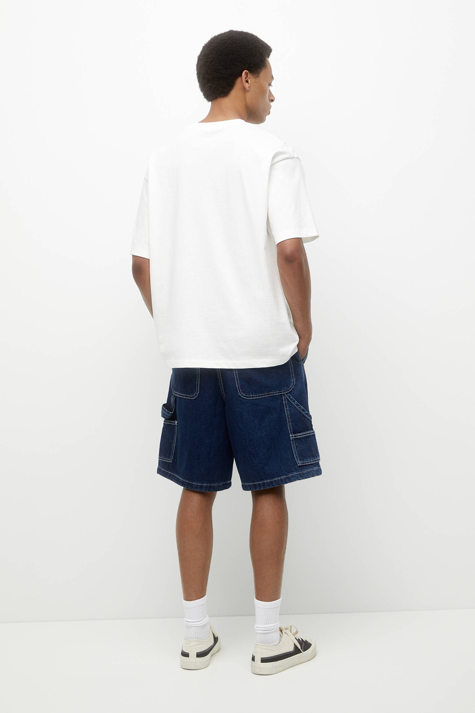 A NOTÓRIA CAMISETA BRANCA GRANDE - OFF WHITE
