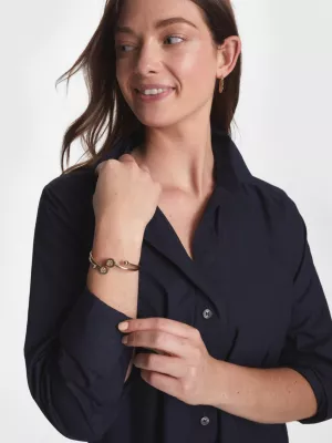 Vestido camisa na altura do joelho com detalhe de renda adaptável