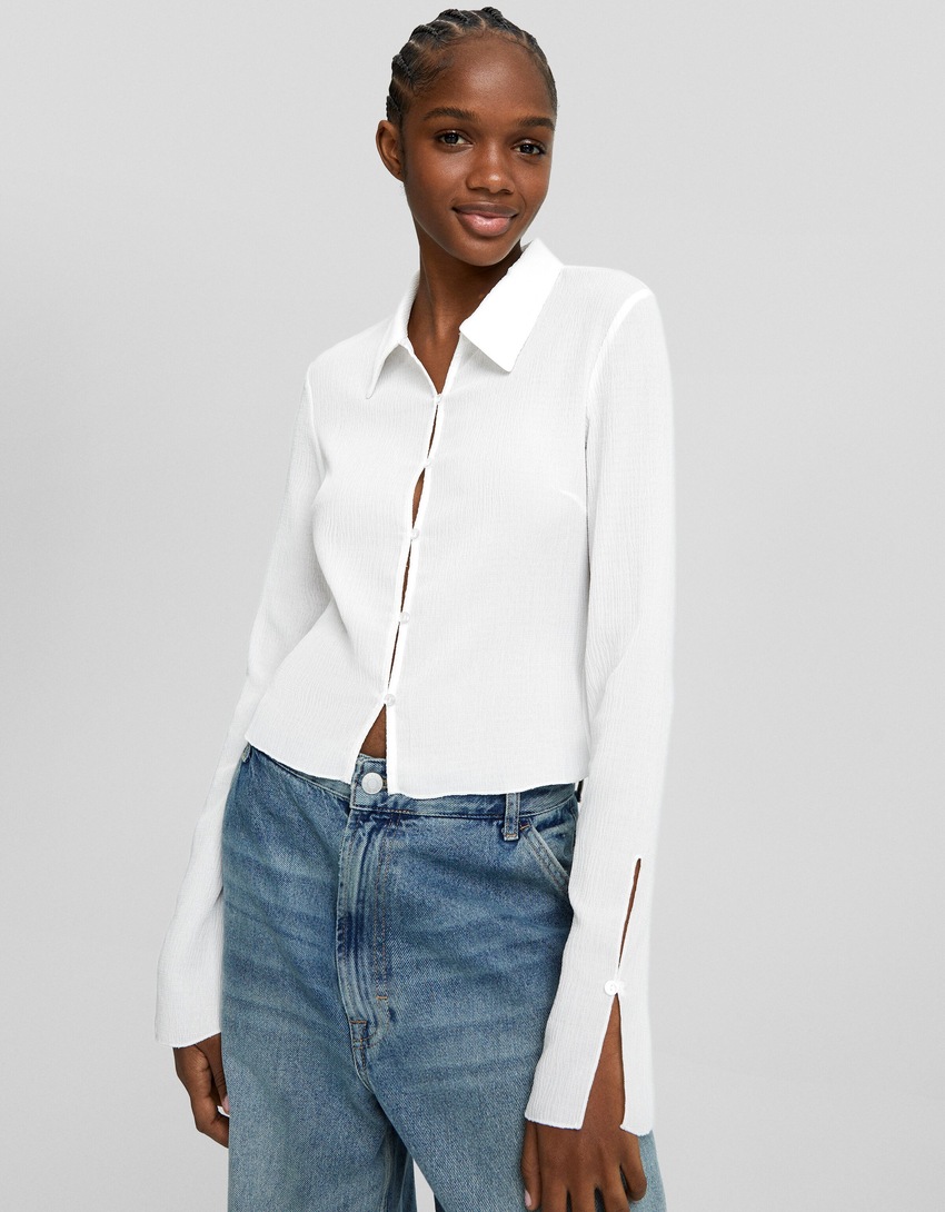 Camisa cropped de manga comprida com modelagem justa e tecido waffle