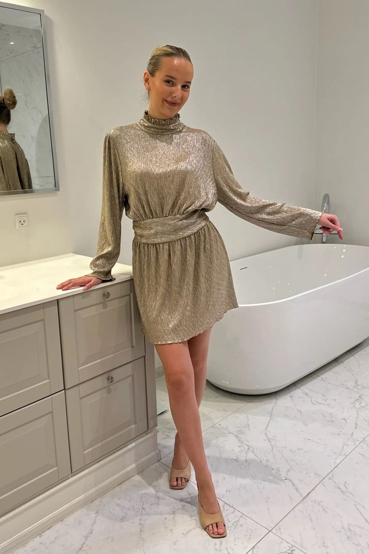 BYIC Thelmaic Dress goldg gold glitter
