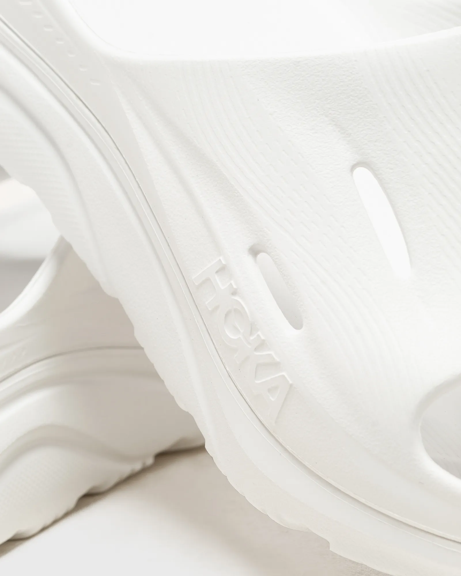 Hoka One One ORA Recovery Slide 3
