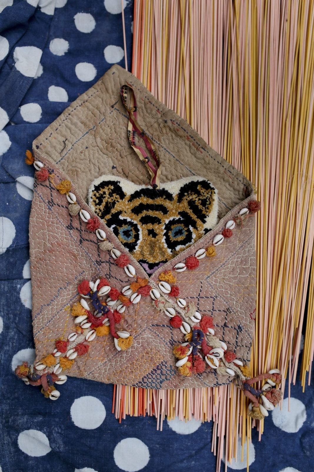 Décoration murale tête de tigre en tapis Doing Goods