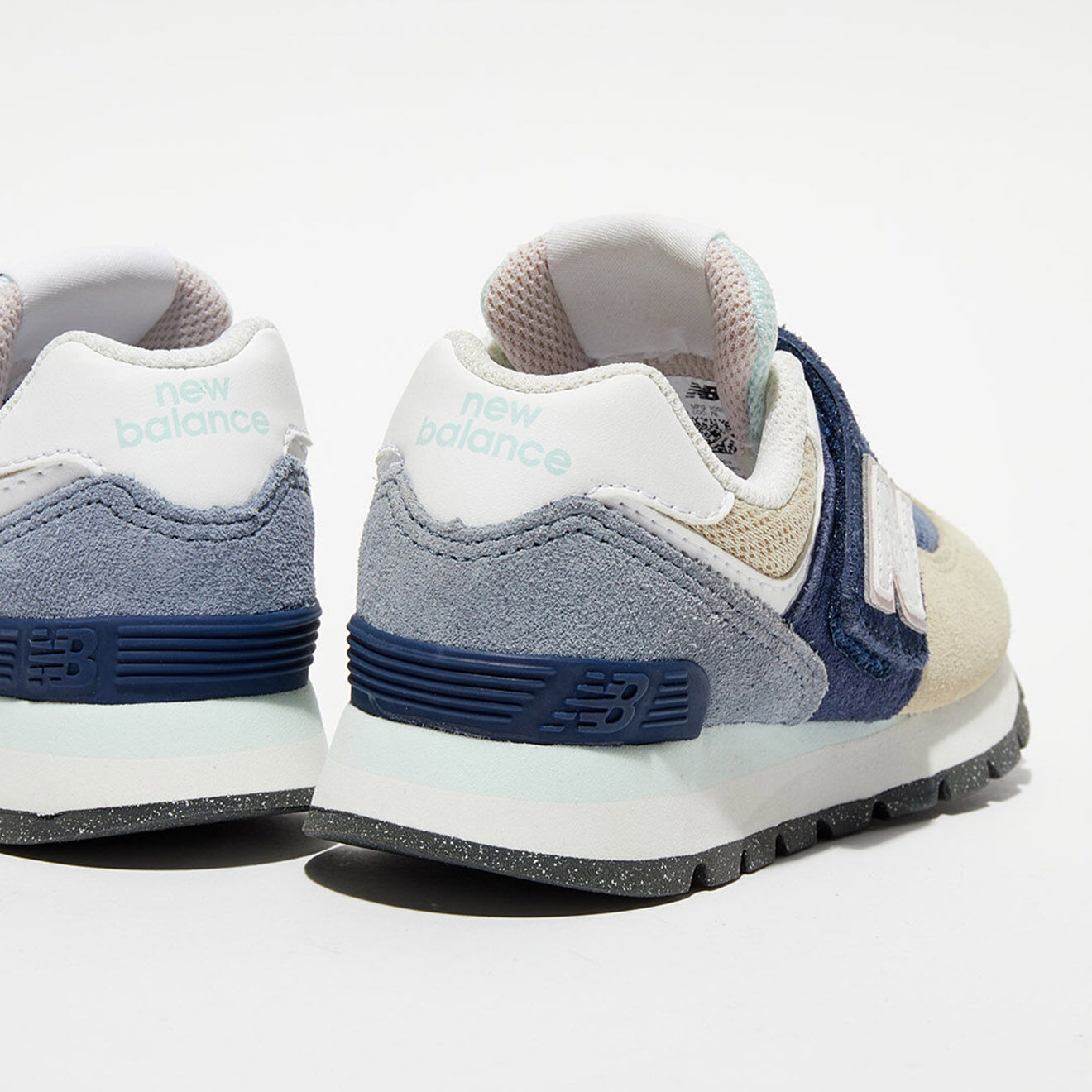 New Balance Baskets en Velours de Cuir & Textile 574 bleu/beige