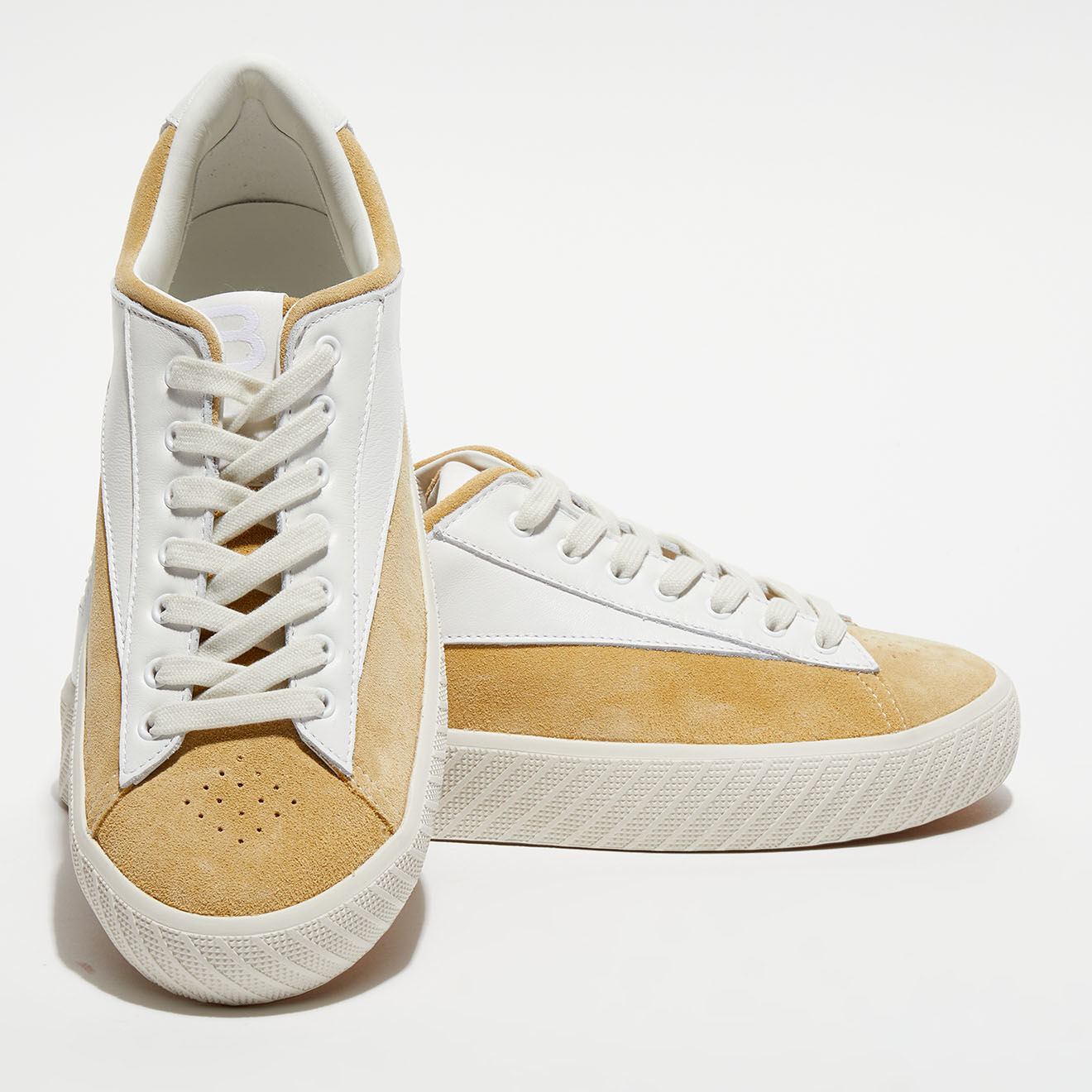 By Far Baskets en Cuir & Velours de Cuir blanches
