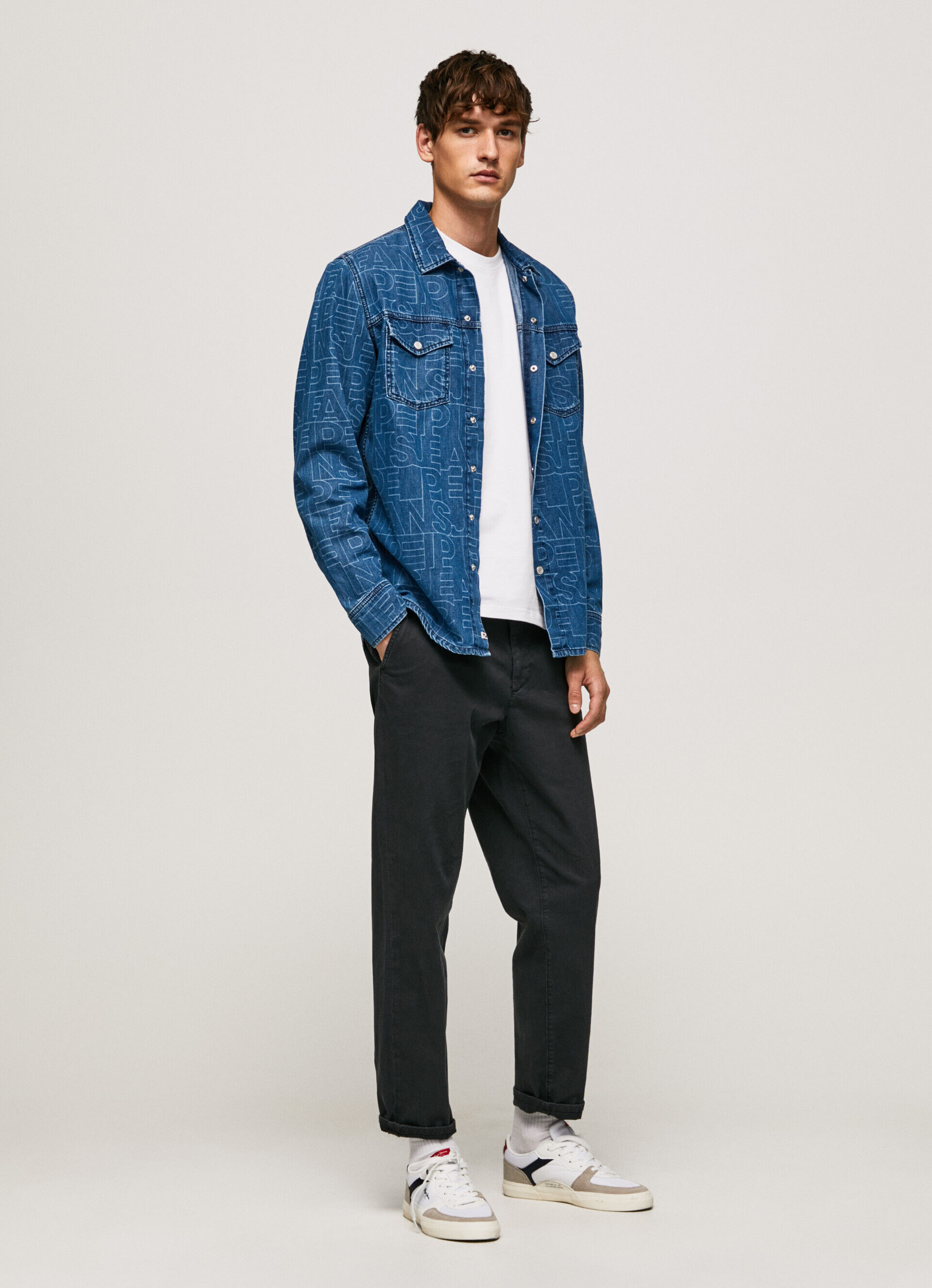 CAMISA JEANS COM LOGOTIPO DAVE, CORTE REGULAR - jeans