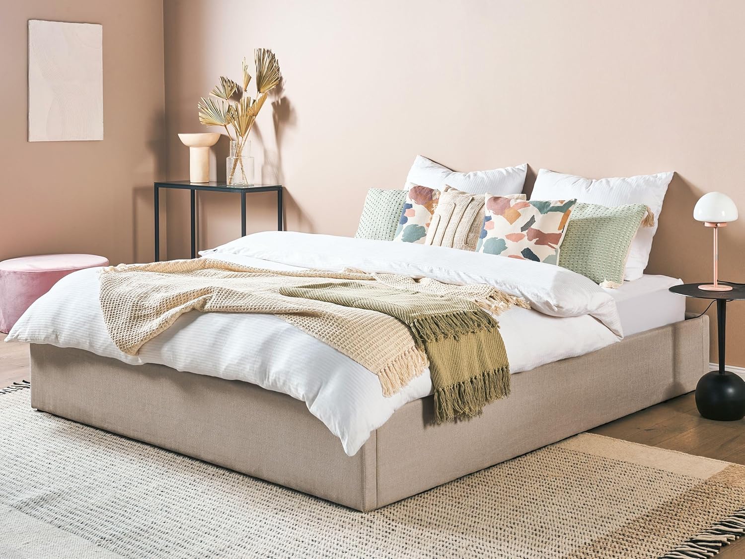 Beliani Polsterbett Hellbraun mit hochklappbarem Lattenrost 180x200 cm Bettkasten Dinan