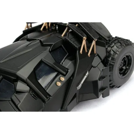 Jada Batman The Dark Knight Batmobile & Batman 1:24