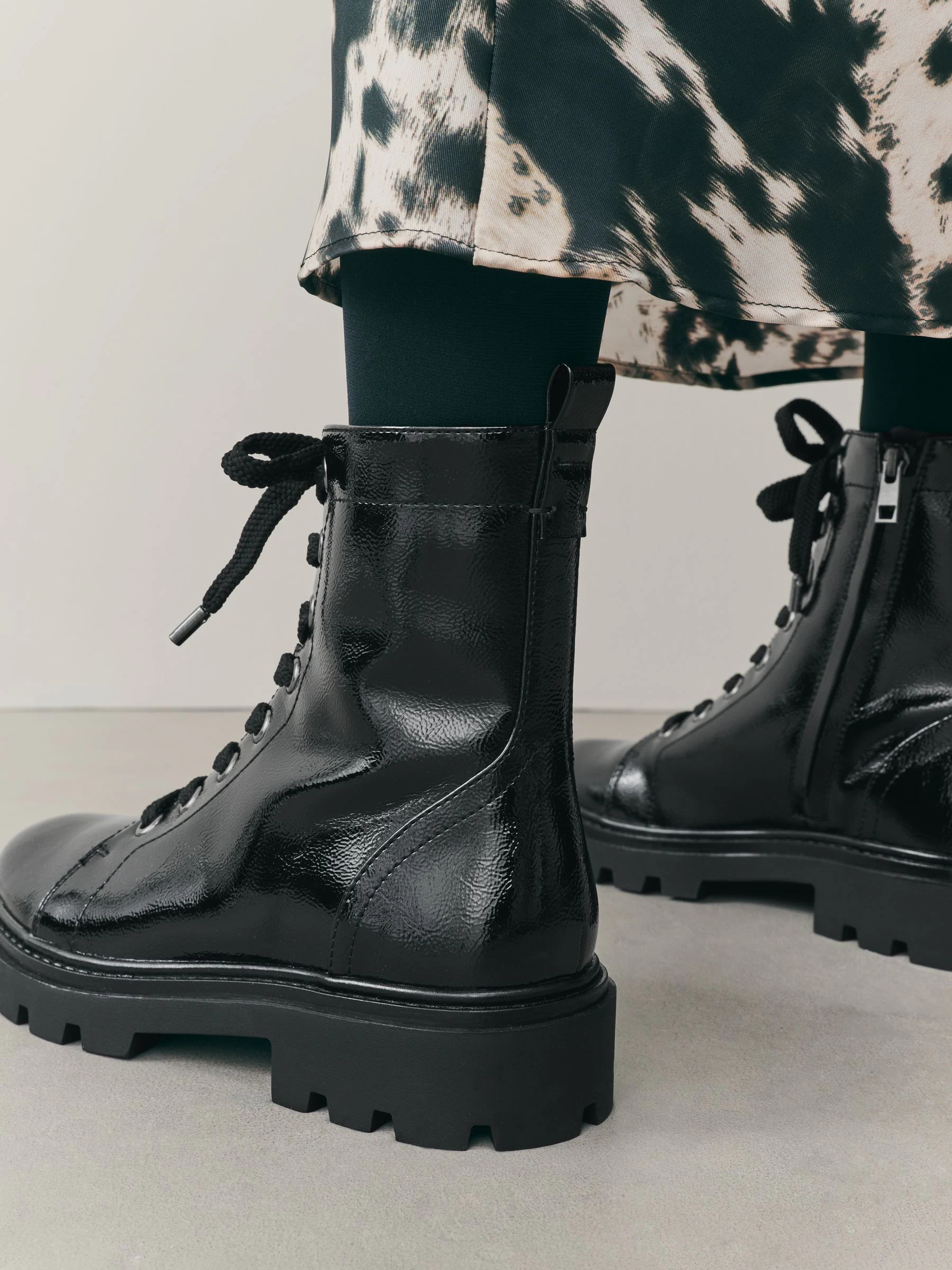 Zwart lak - Forever Comfort® veterlaarzen