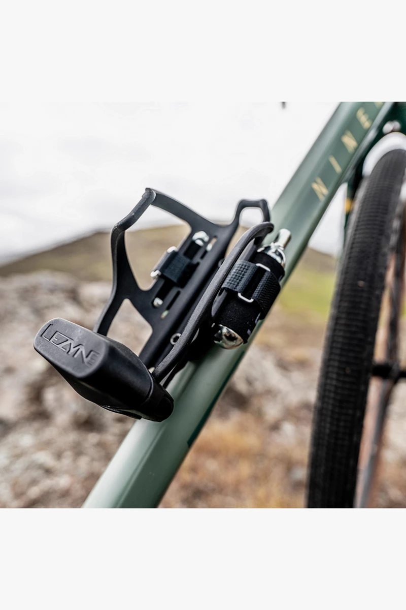 Lezyne Tubeless Flow Storage Cage Loaded Flaschenhalter