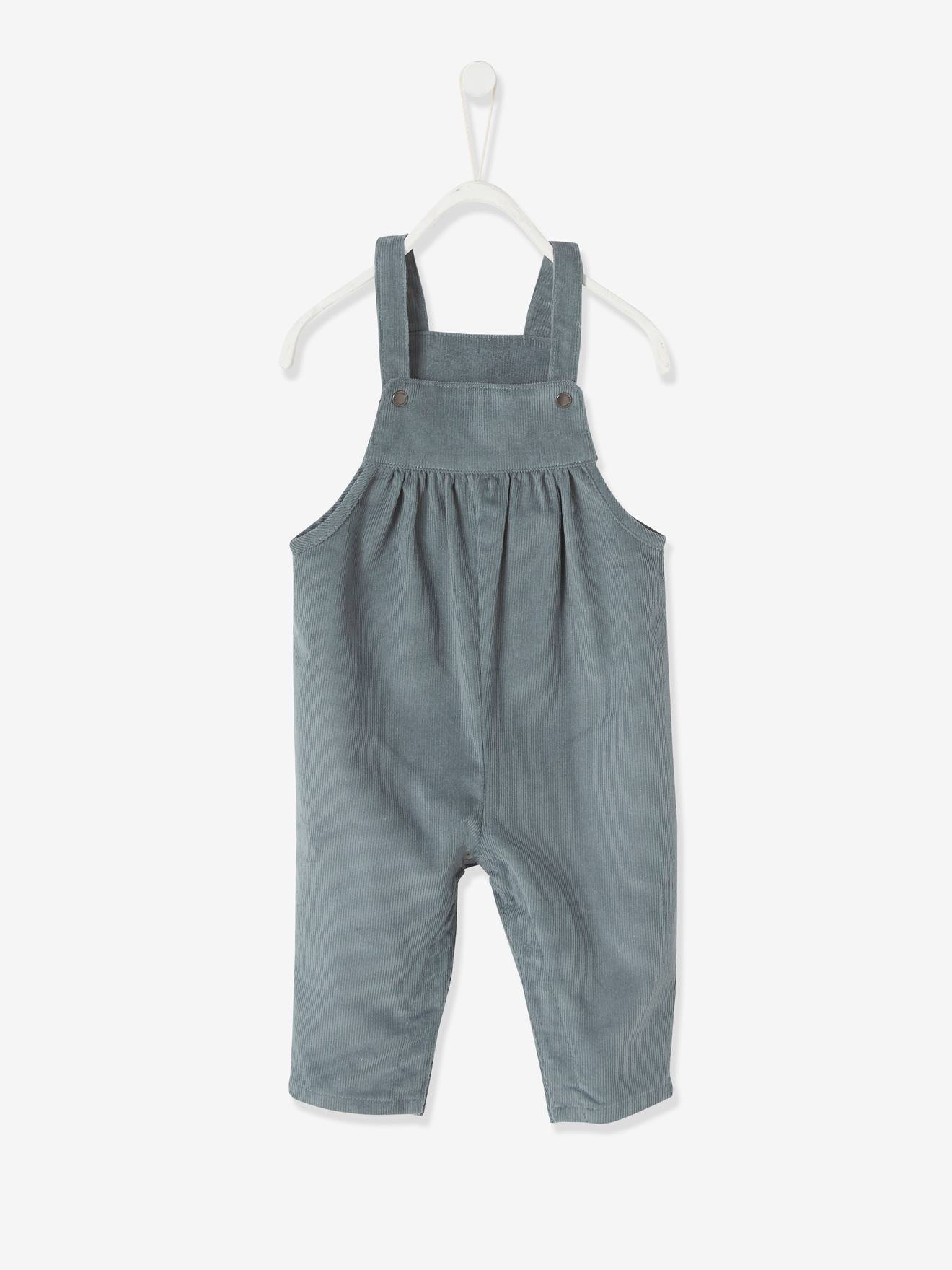 Conjunto de blusa e jardineira de veludo cotelê azul escuro liso para bebê menina.