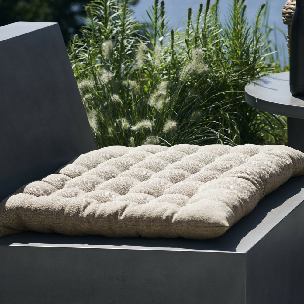 Coussin pour fauteuil avec garnissage fine camel
