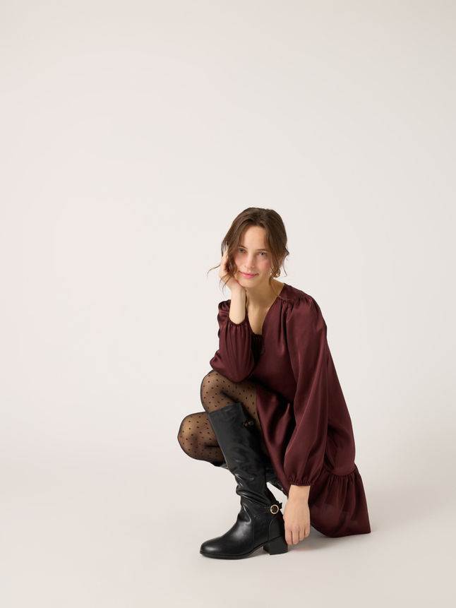 Robe courte nouée au col