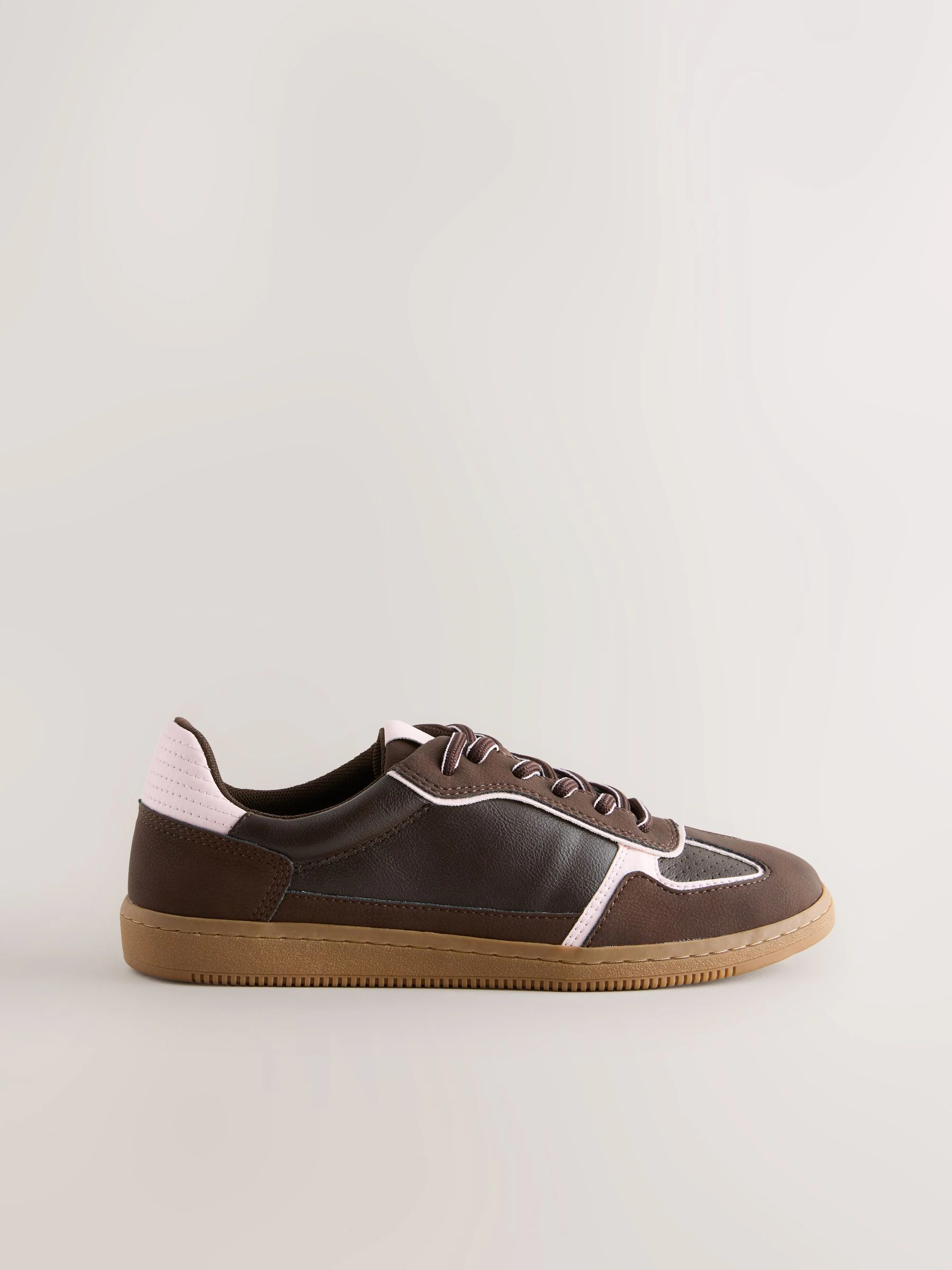 Chocoladebruin - Sneaker met veters