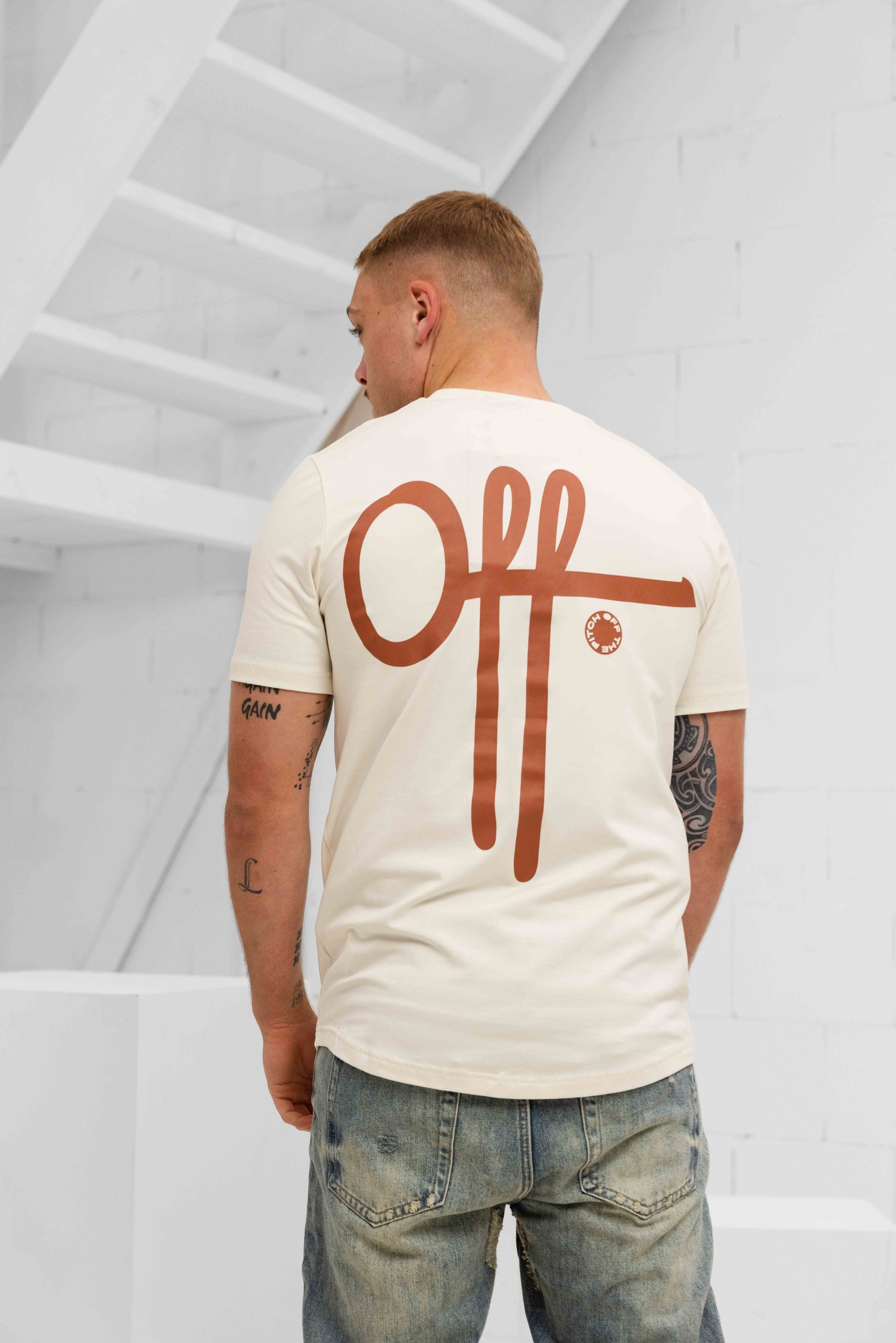 Off The Pitch Fullstop Slim Fit T-Shirt Heren Gebroken Wit/Oranje
