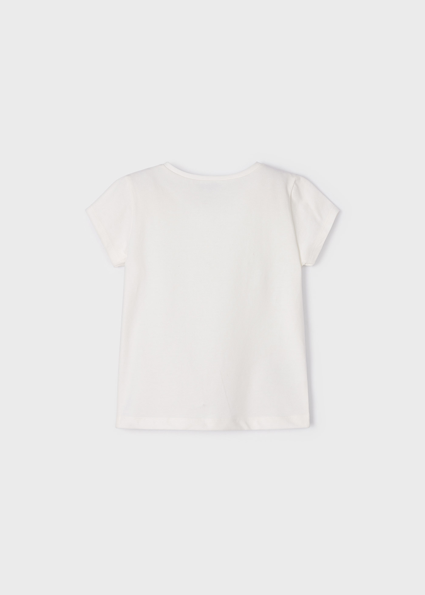 Camiseta de manga curta para meninas, feita de algodão sustentável.