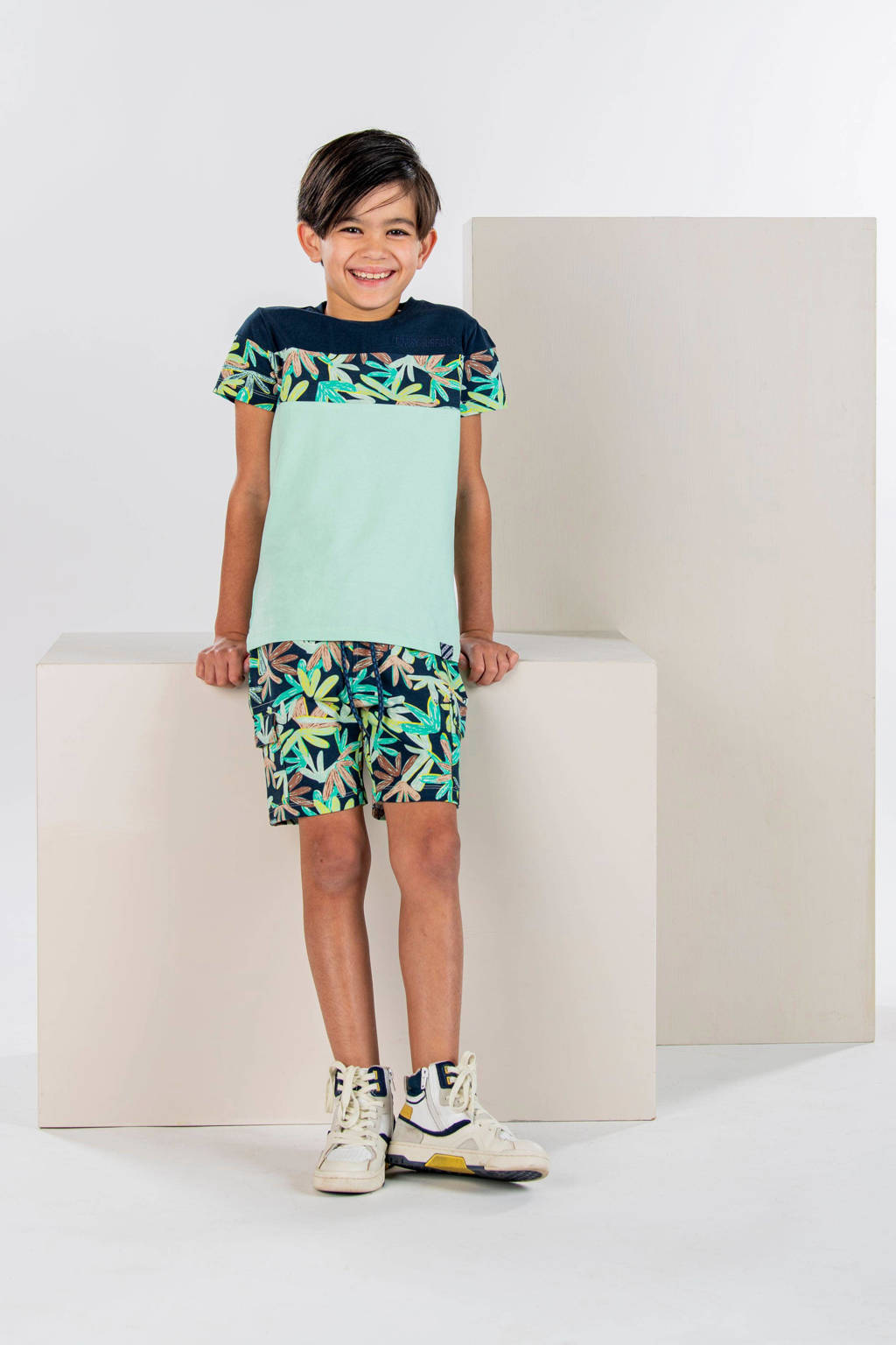 B.Nosy sweatshort met bladprint donkerblauw/groen