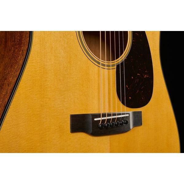 Martin Guitar D-18