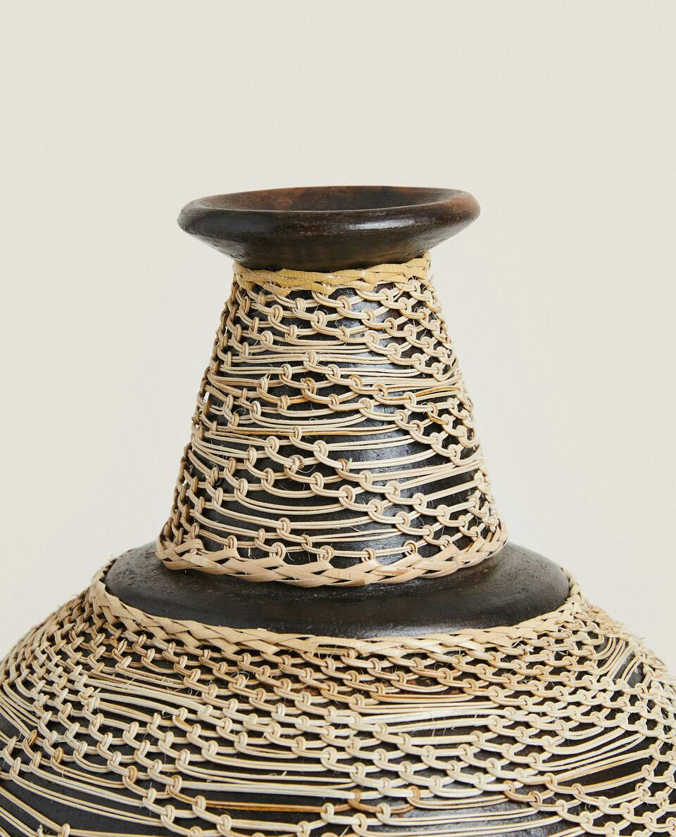 VASO DE TERRACOTA E RATÃ