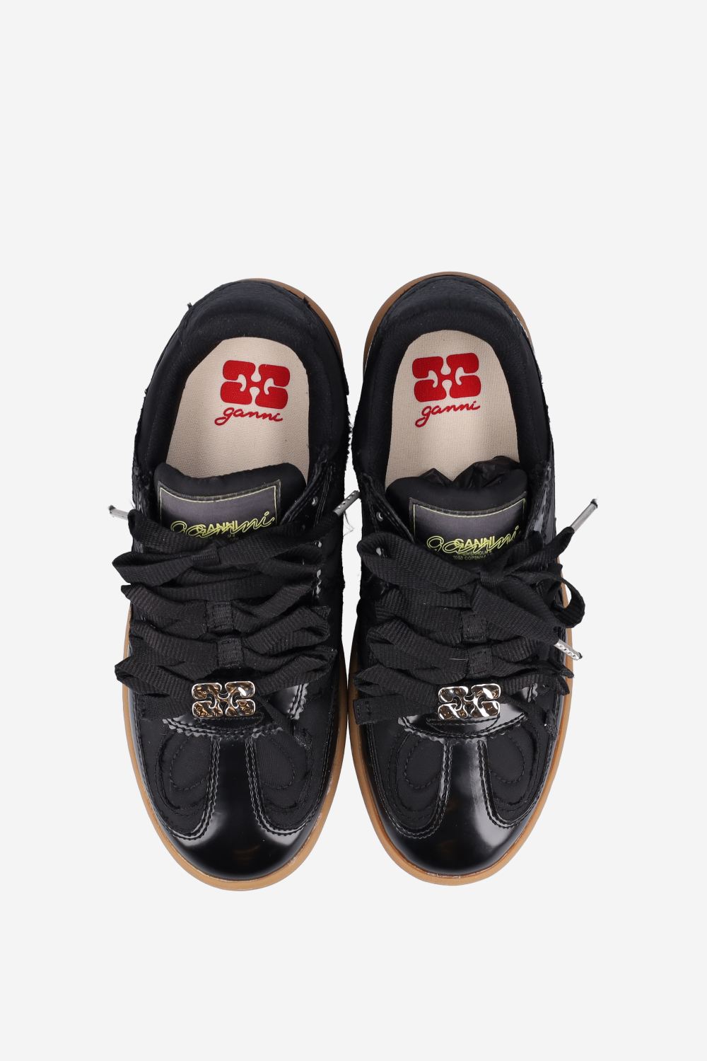 08 crinkle sneakers