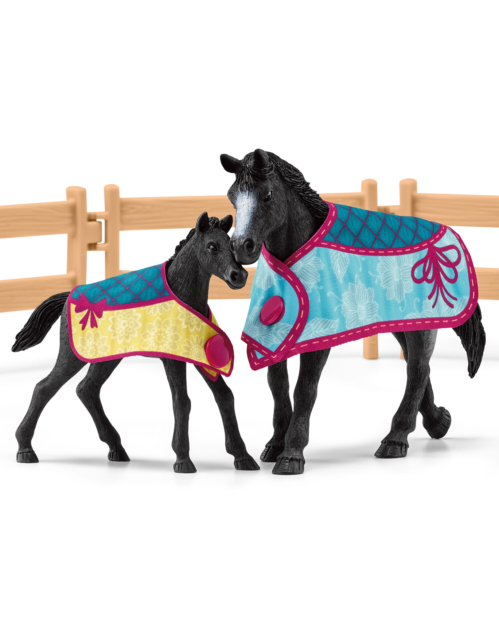 schleich® 42611 Horse Club - Pferdebox mit Stute und Fohlen