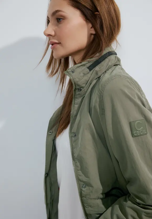 Sportive Übergangsjacke - sporty olive