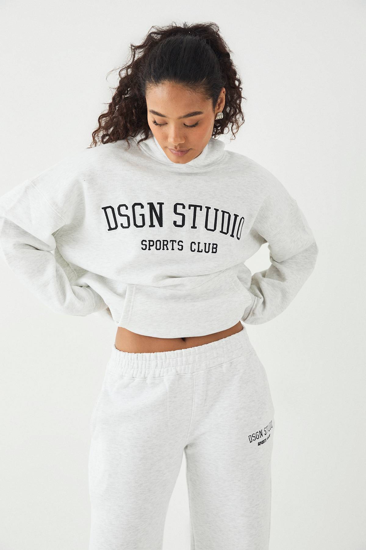 Sweat à Casynthétiqueche Oversized Appliqué DSGN Studio