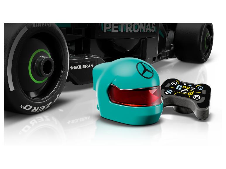 Mercedes-AMG F1® W15 racewagen 77244