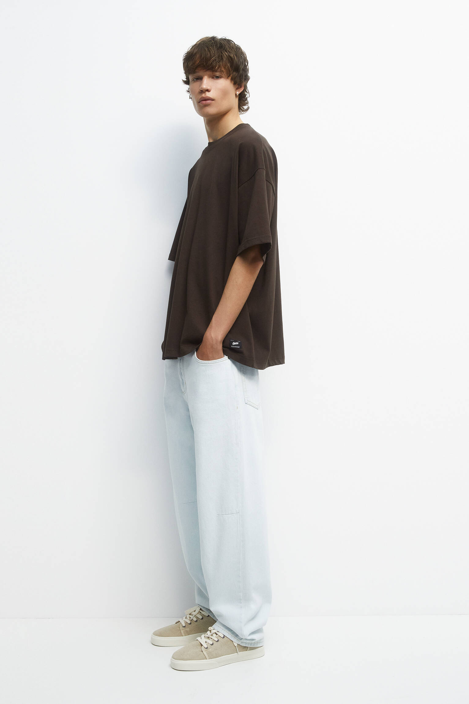 CAMISETA OVERSIZED DE MANGA CURTA - CHOCOLATE