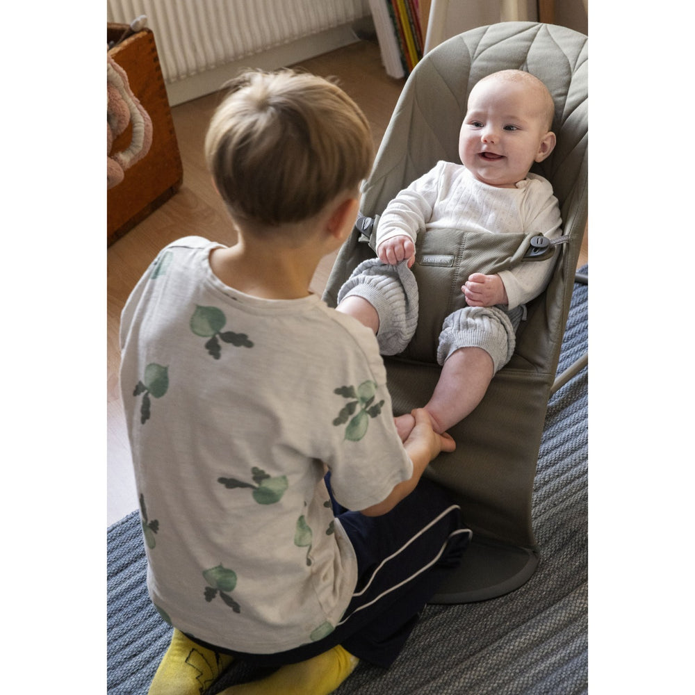 Køb BabyBjörn Dark Green Skråstol Bliss - Vævet, Blomsterbladsquilt