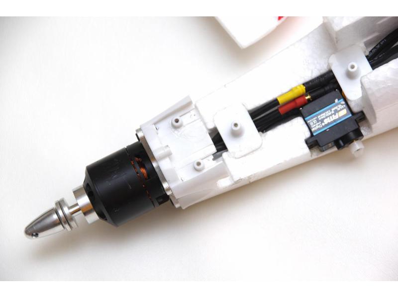 FMS Jet Flash 850 mm PNP inkl. Reflex Gyro Elektro Jet mit Druckpropeller und Reflex Gyro