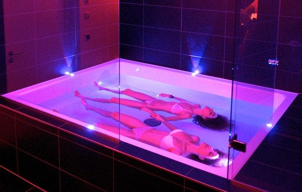Wellness Berlin - Floating & Aromaöl-Massage