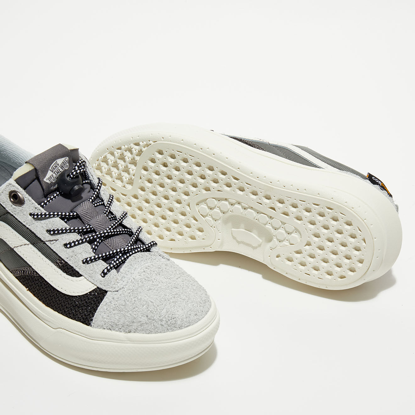 Vans Baskets Old Skool Overt Plus C gris/noir