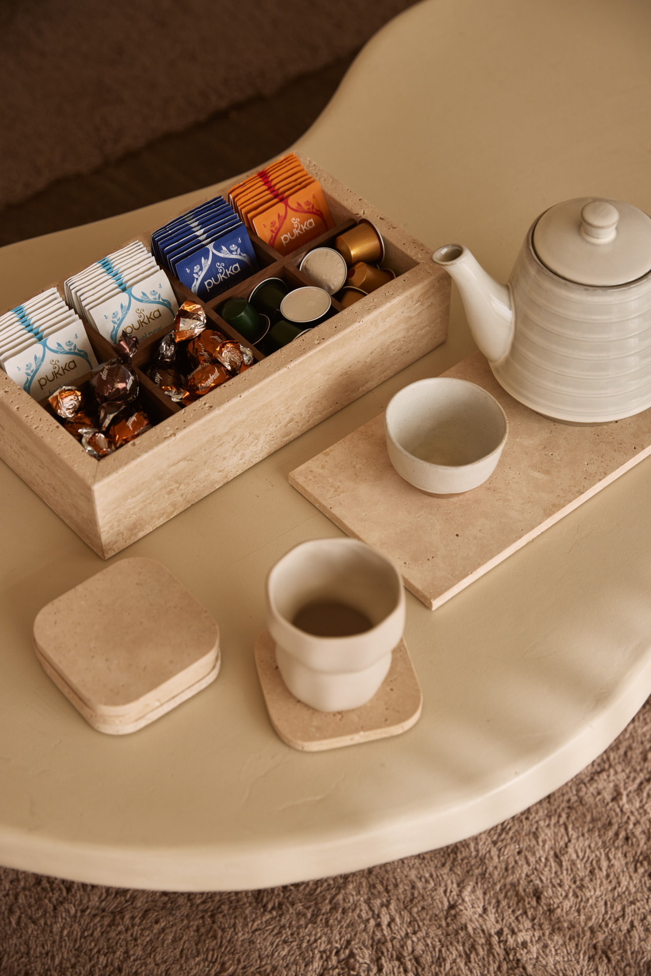 Organische onderzetter Travertine - set van 4