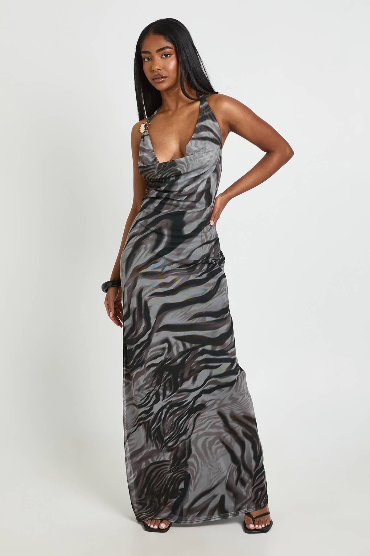 boohoo Robe Longue Moulante Imprimé Zèbre En Résille Avec Encolure Dos-nu Et Détail Drapé
