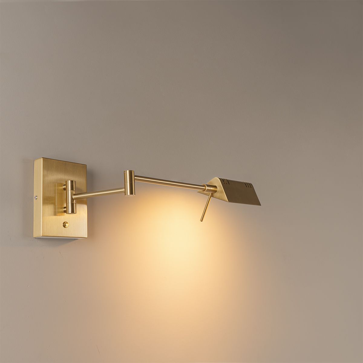Design wandlamp messing incl. LED dimbaar - Notia