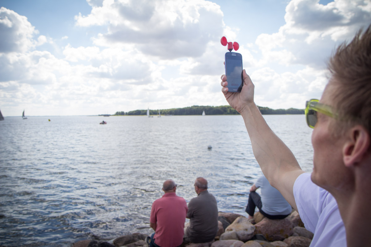 Vaavud Smartphone Wind Meter Red