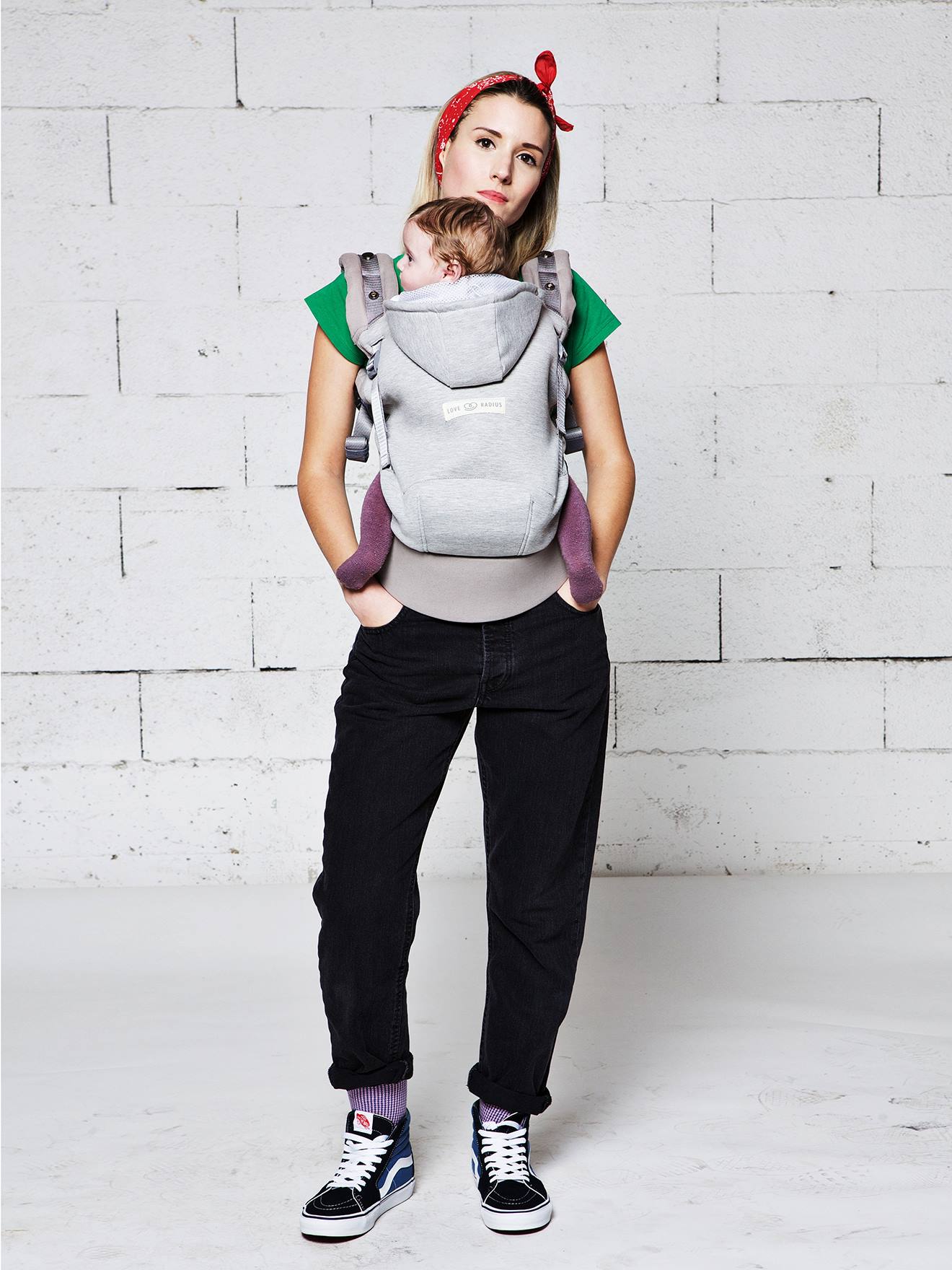 Mochila com capuz + Encosto de cabeça e assento elevatório LOVE RADIUS em cinza escuro liso