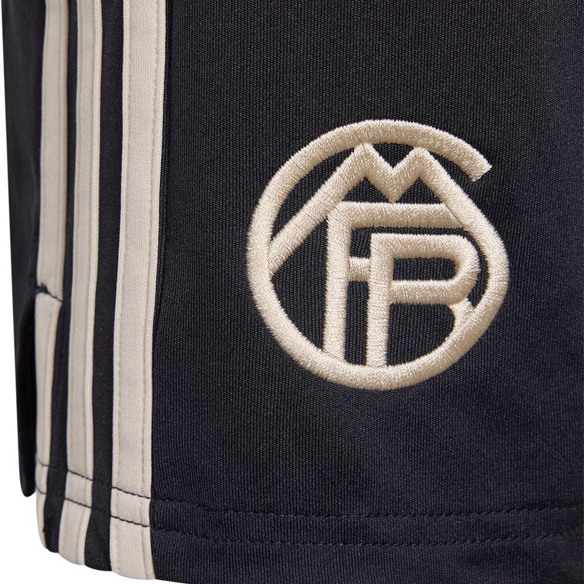 Calções adidas FC Bayern Terceiro Equipamento 2025-2026 Criança