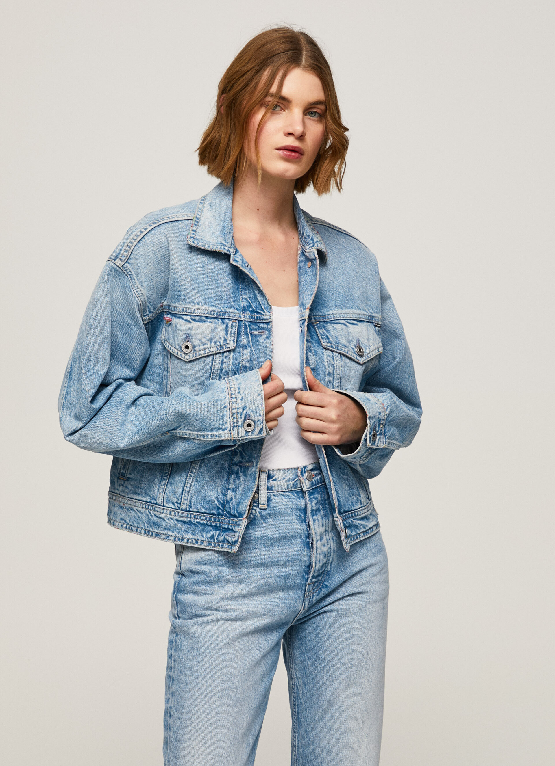 Jaqueta jeans com detalhes rasgados - jeans