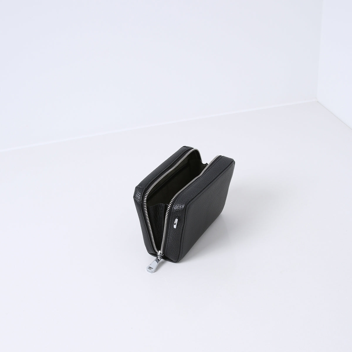 COOPER | BLACK