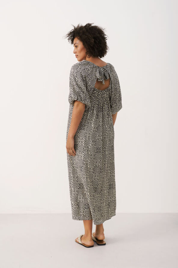 Part Two ArisaPW DR Black graphic check