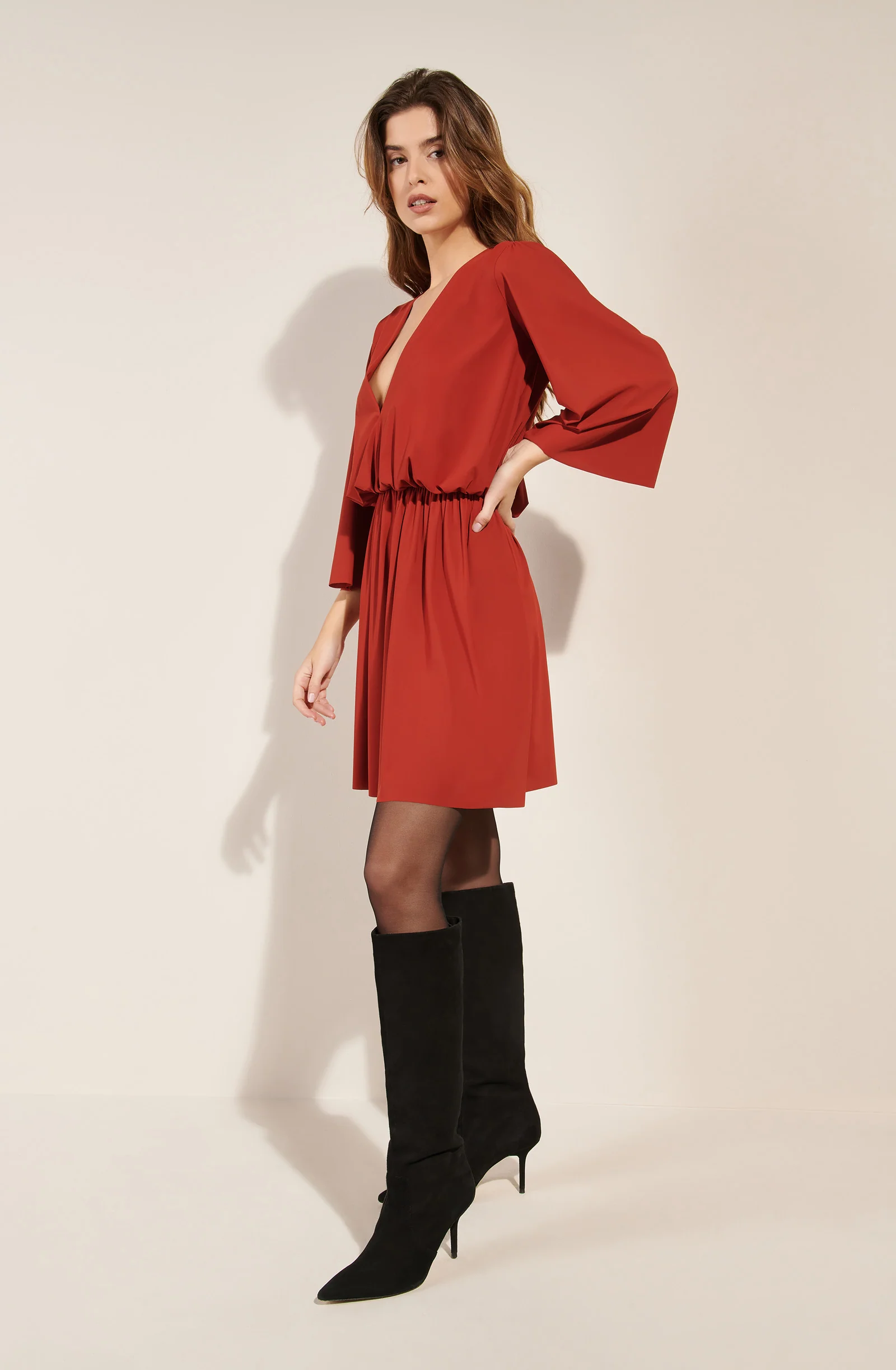 sioni Robe évasée avec décolleté en V brique Brique